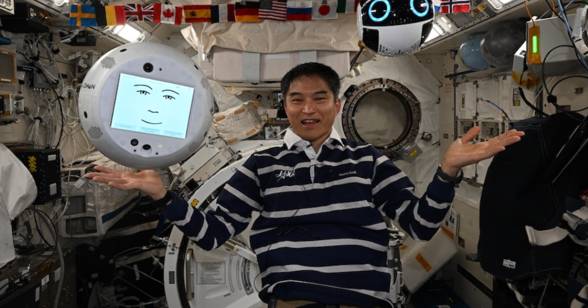 AI-Controlled Robots Play Hide and Seek in Space